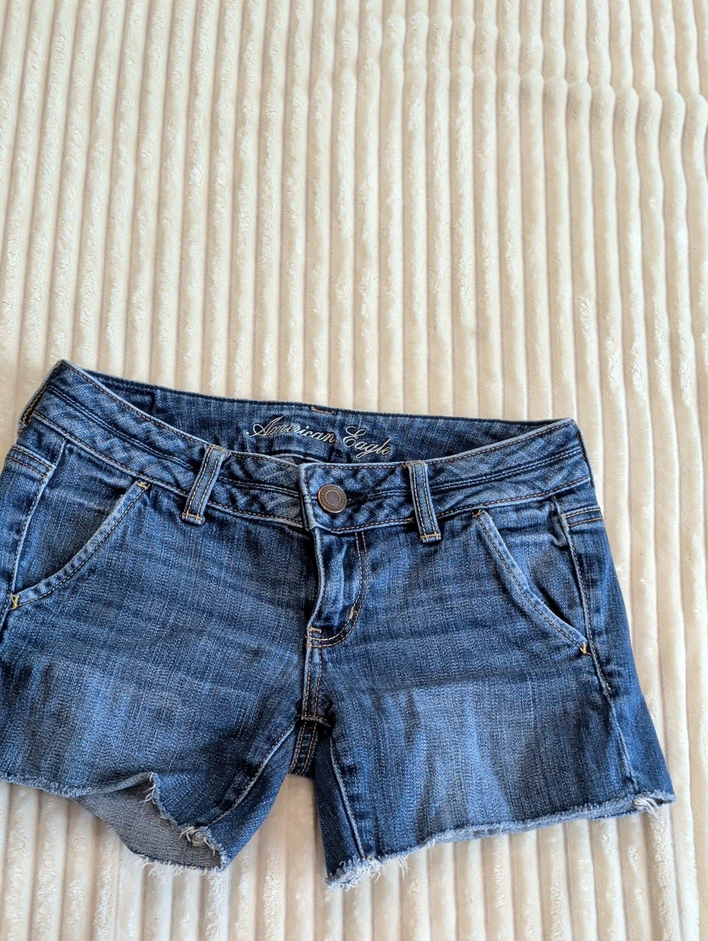 American Eagle Outfitters Denim Frayed Hem Shorts Size 0